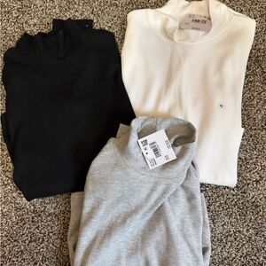 AEO Black, White, and Gray Turtleneck Waffle Shirt